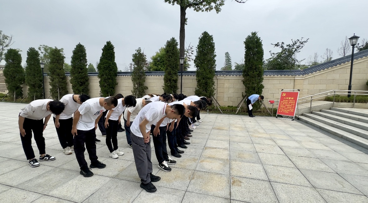 賡續(xù)紅色血脈 筑牢廉潔細胞|集團各黨組織開展“七一”主題黨日活動